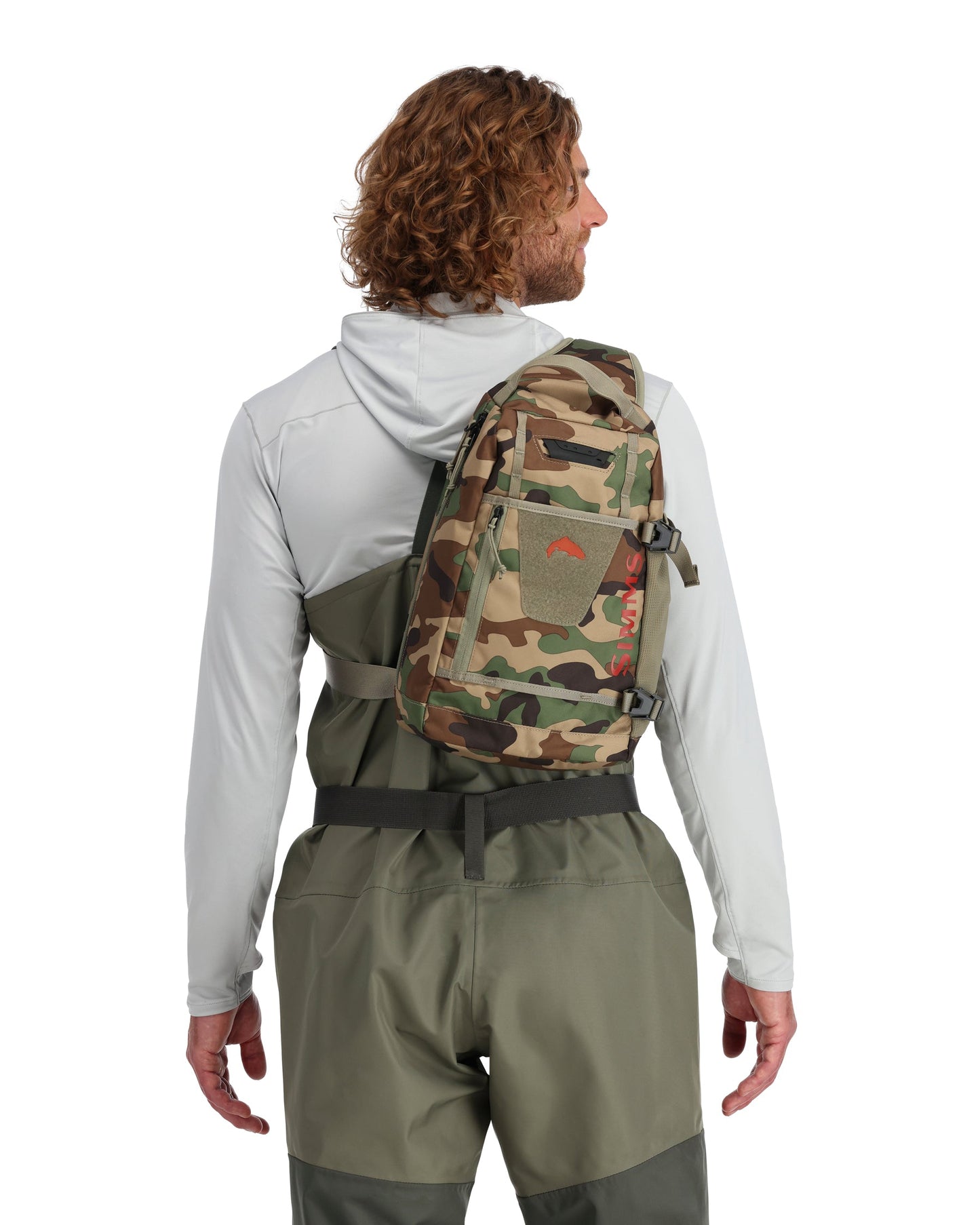    13380-569-tributary-sling-pack-Model-s23-back