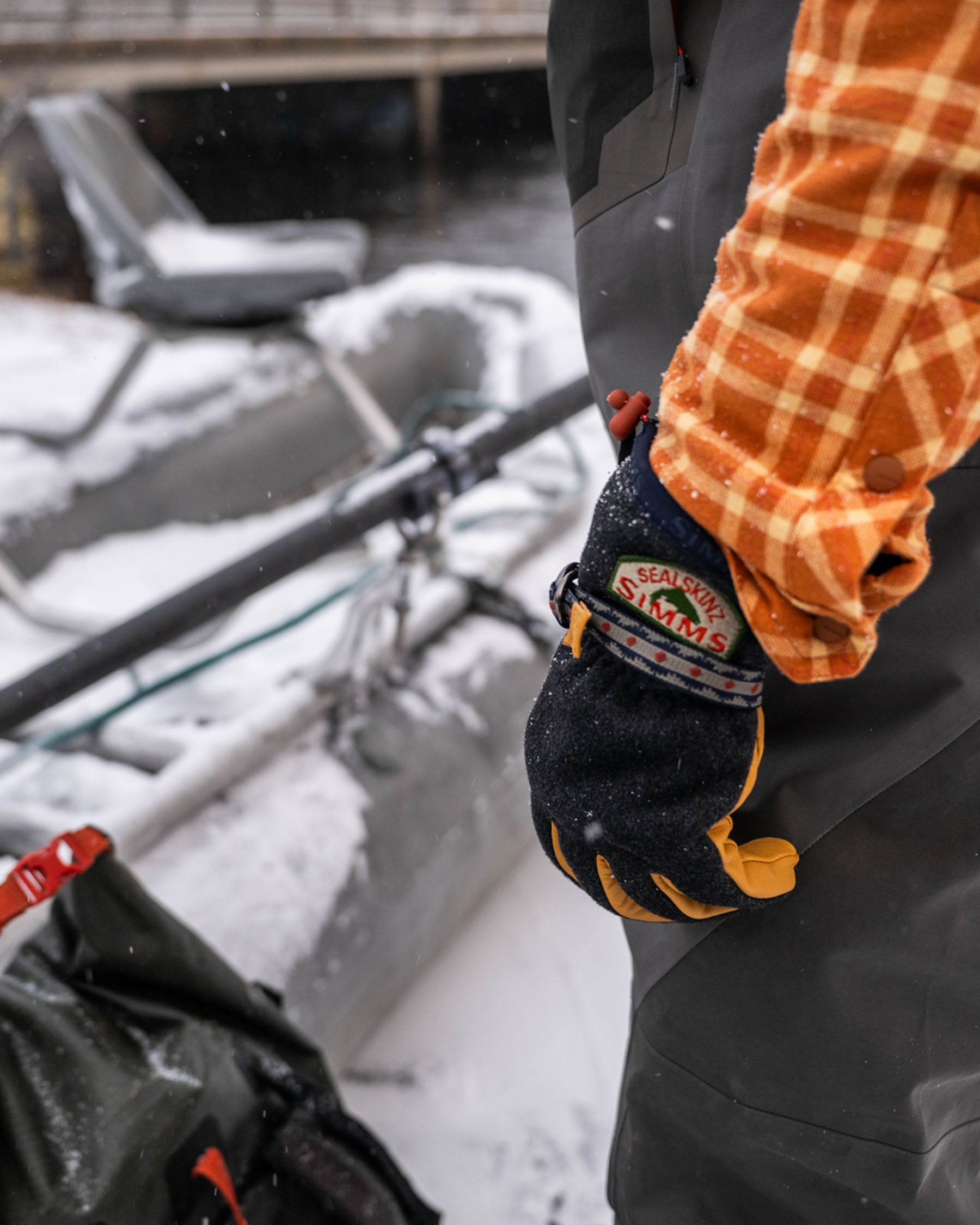 Men's Simms x Sealskinz Baxter Glove | Simms Fishing