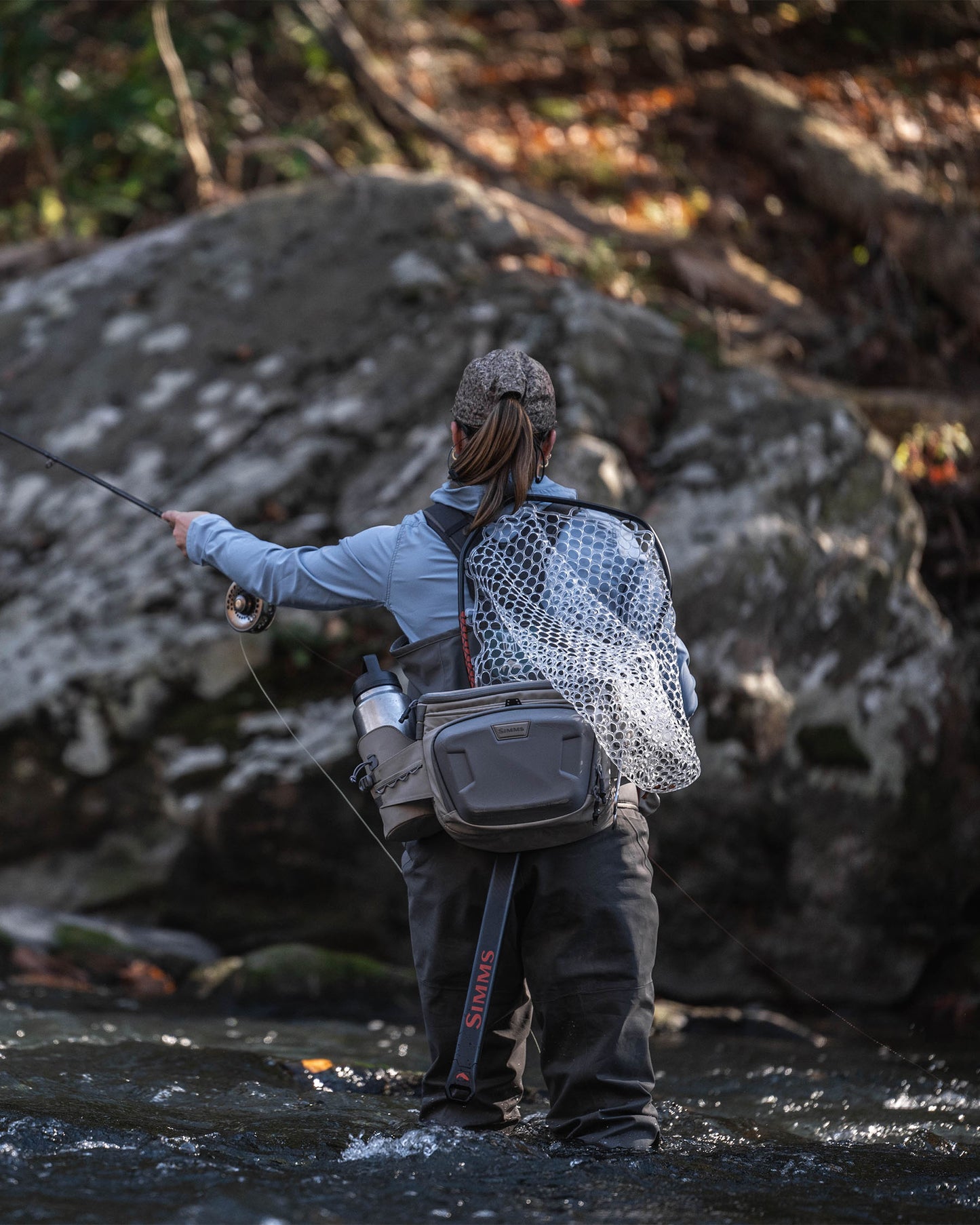 headwaters-hip-pack -rollover
