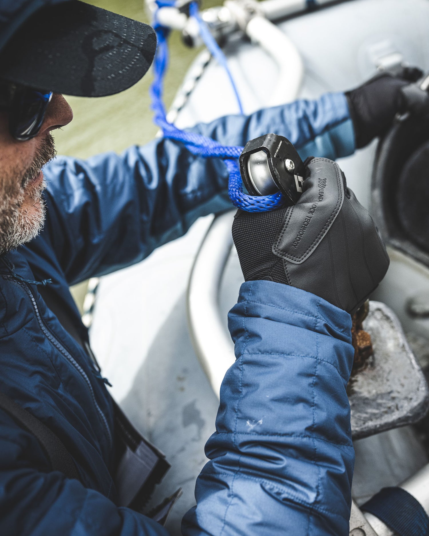 PDP_F23_MsOffshoreGloves -rollover