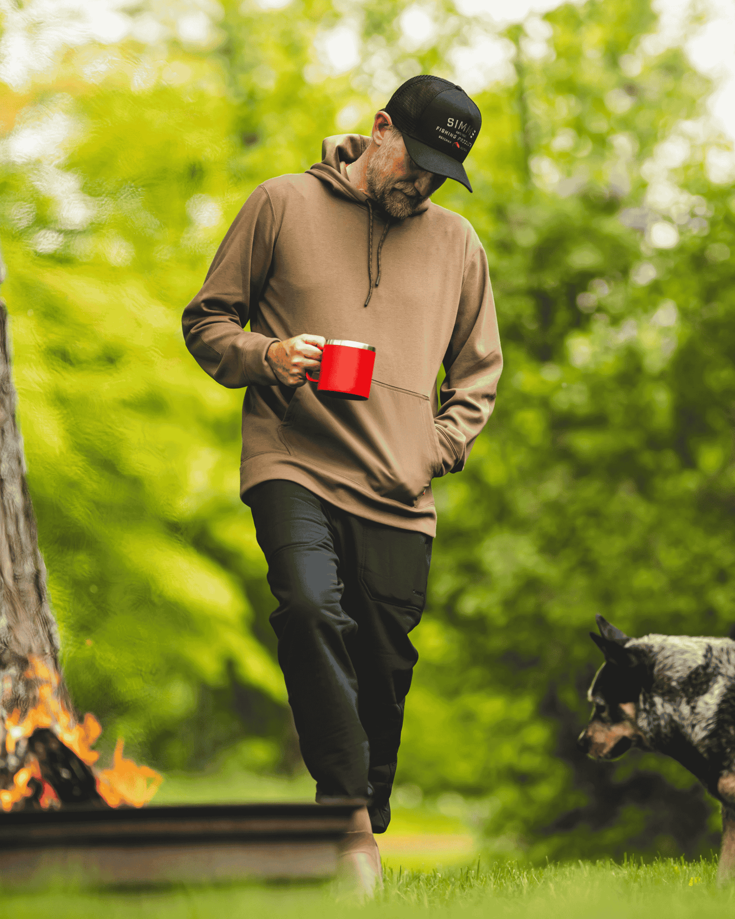 mens_harbor_hoody_lifestyle -rollover