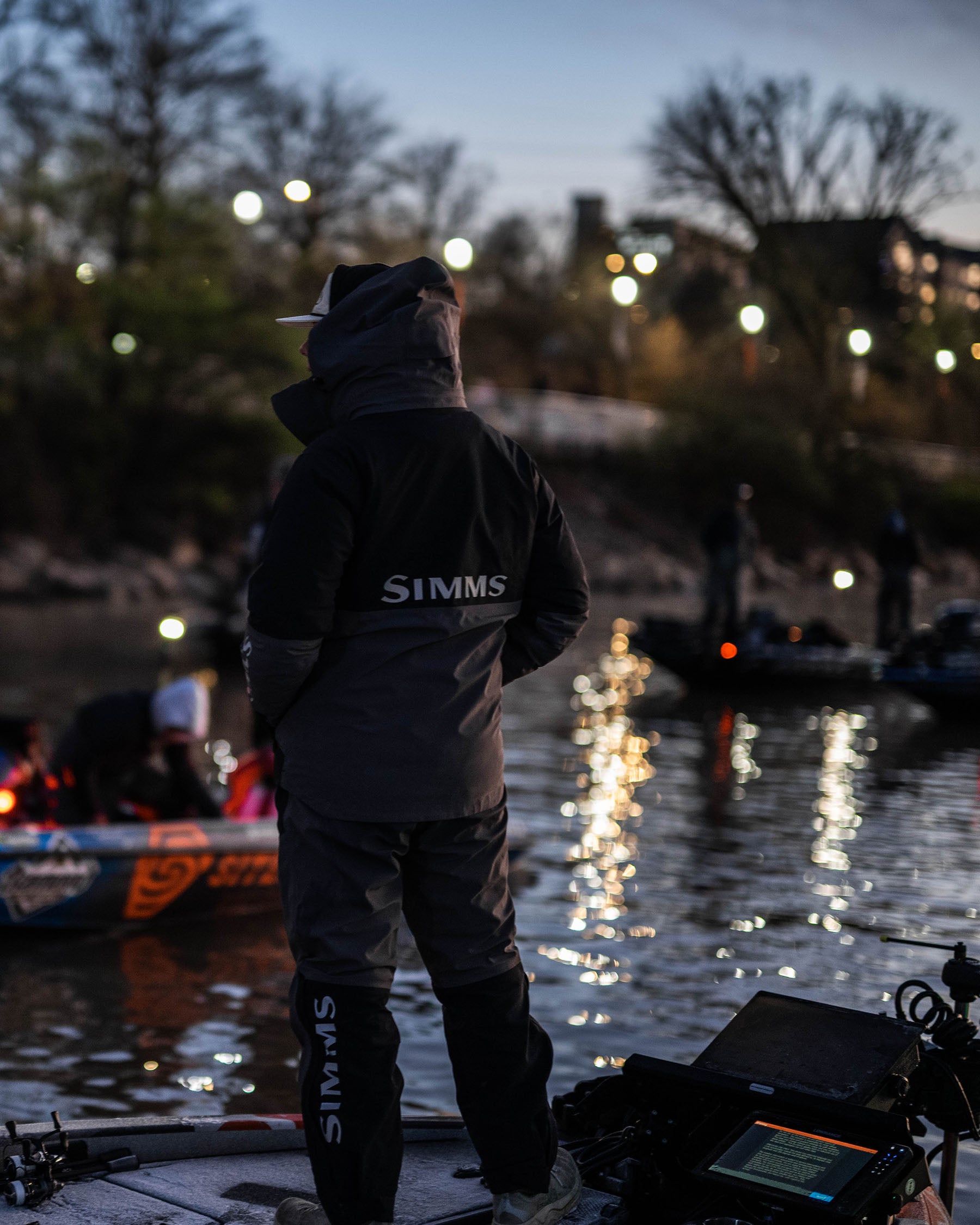 シムス ジャケットSimms Challenger Jacket - Black Men's Fishing Jacket - Challenger | Simms Fishing