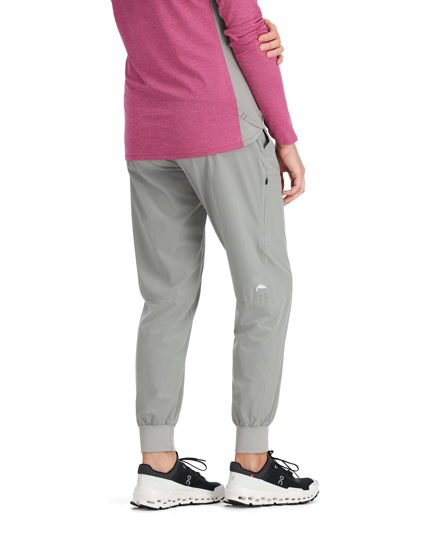    13665-255-bugs-topper-jogger-Model-back