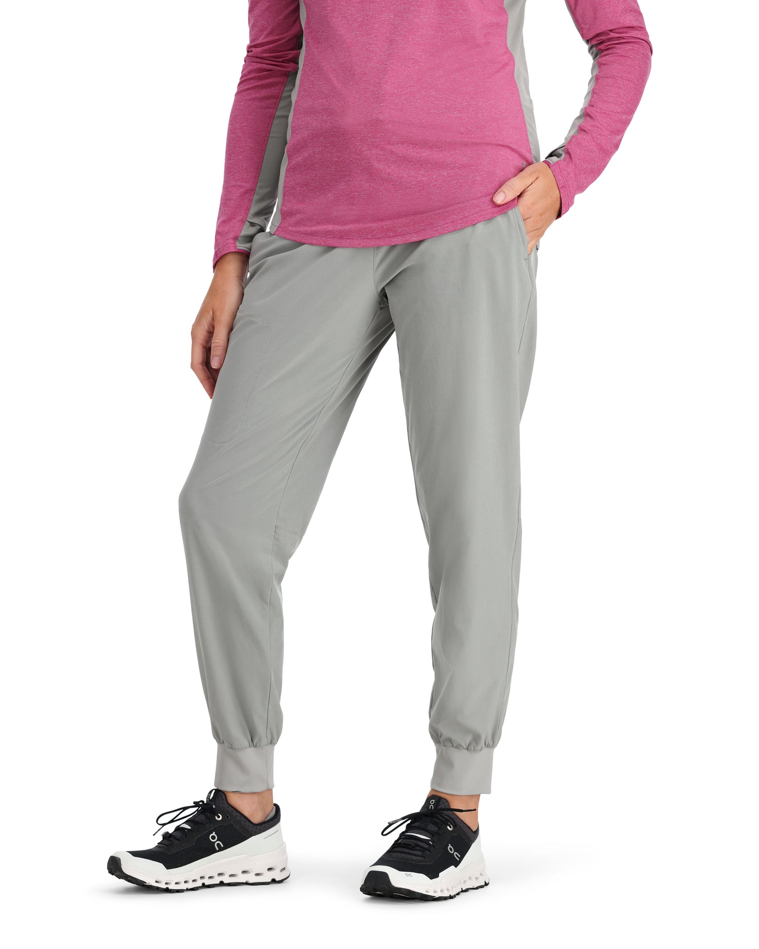 13665-255-bugs-topper-jogger-Model-s23-front -rollover