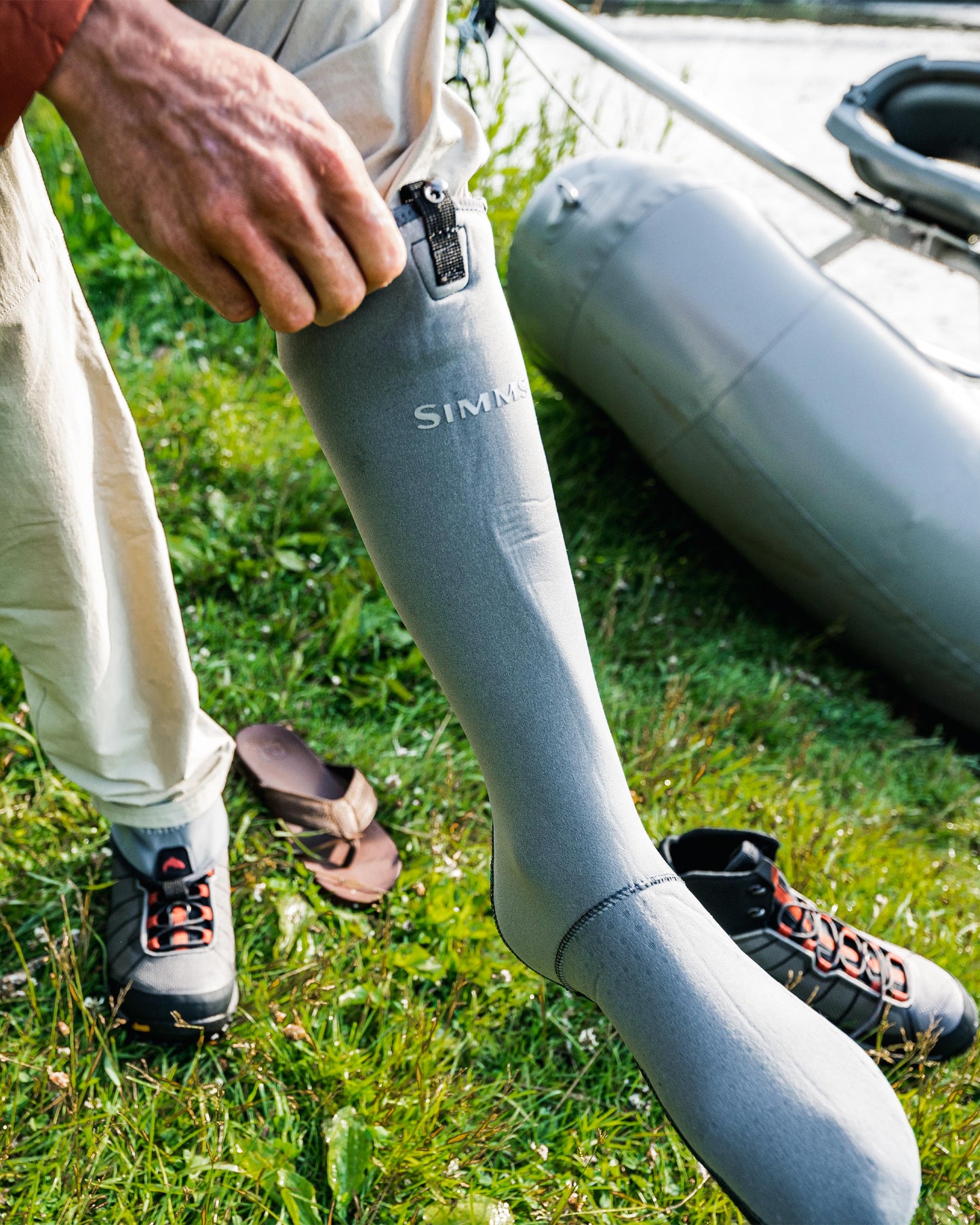 GuideGuardSocks-lifestyle -rollover